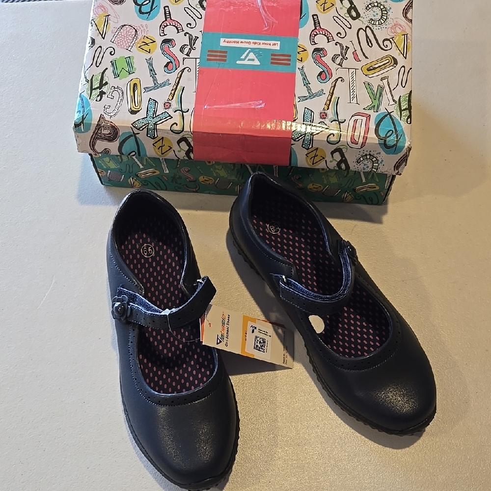 Jabasic Stylish Navy Kids School Shoes, Size 6.5 NWT
